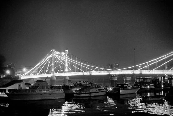 Photography  /  Night. Illuminated Bridge. Albert Bridge. March 1975 75-01590-002