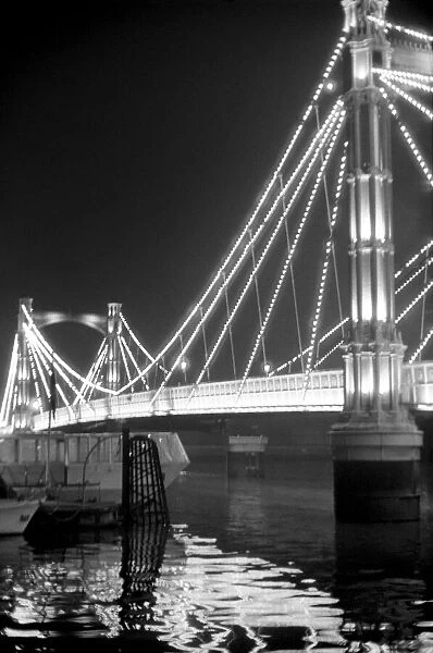 Photography  /  Night. Illuminated Bridge. Albert Bridge. March 1975 75-01590-004