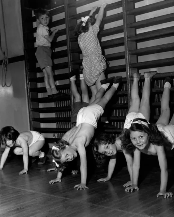Framed Print : Physical Education at White Hart Lane Infant School. 22nd June 1950 Framed Print : Physical Education at White Hart Lane Infant School. 22nd June 1950