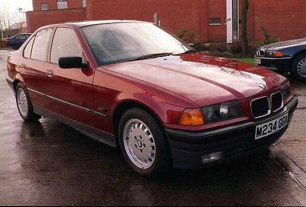 PIC SHOWS A BMW 3 SERIES USED CAR... FOR ROAD RECORD