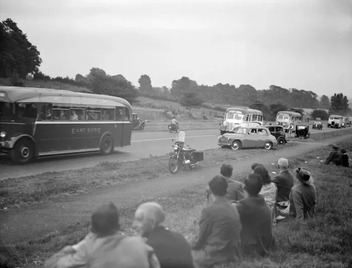 Framed Print : Picnickers sit on the verge watching the traffic on the Sidcup by-pass Framed Print : Picnickers sit on the verge watching the traffic on the Sidcup by-pass
