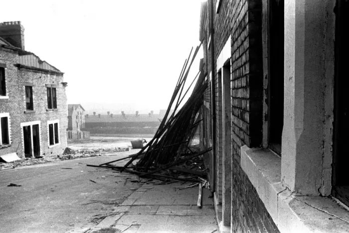 Framed Print : Picture of the demolition of derelict housing in the Scotswood Road area of Newcastle 14