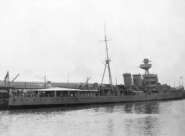 Picture shows the HMS Calcutta. HMS Calcutta was a C-class light cruiser of