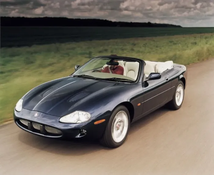 : The picture shows the Jaguar XKR December 1999 : The picture shows the Jaguar XKR December 1999