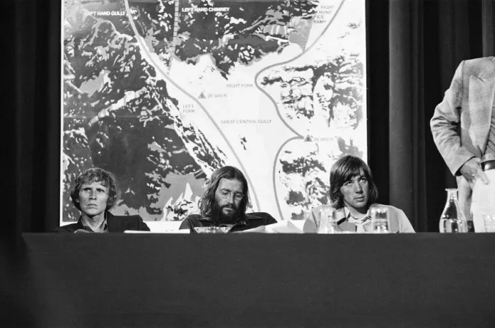 Framed Print : Picture shows the press conference for the successful British Everest Expedition team Framed Print : Picture shows the press conference for the successful British Everest Expedition team