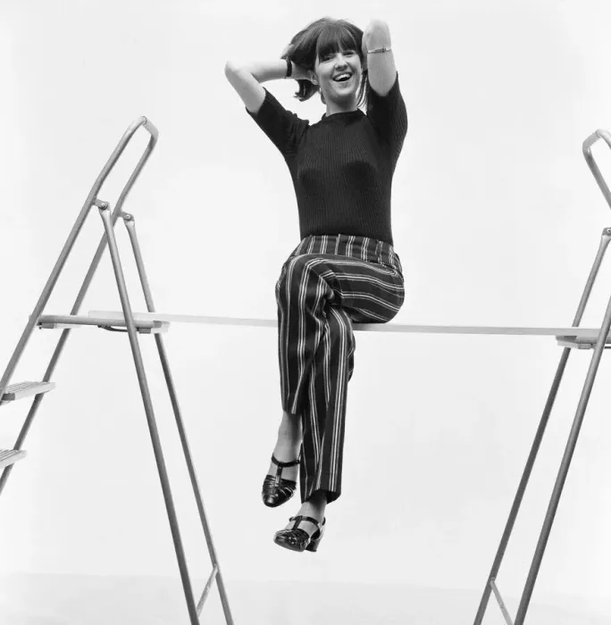 Framed Print : Picture shows Ready Steady Go! presenter Cathy McGowan in a fashion shoot Framed Print : Picture shows Ready Steady Go! presenter Cathy McGowan in a fashion shoot