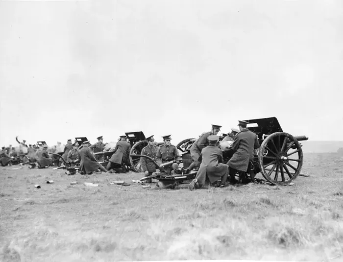 Framed Print : Picture shows a Royal Artillery exercise on Salisbury Plain, Wilshire Framed Print : Picture shows a Royal Artillery exercise on Salisbury Plain, Wilshire