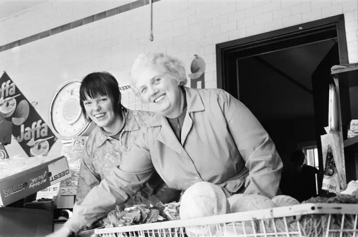 Framed Print : Picture shows Sandra Bombroffe, (LEFT with Dark Hair), the 18 years old who has won Framed Print : Picture shows Sandra Bombroffe, (LEFT with Dark Hair), the 18 years old who has won