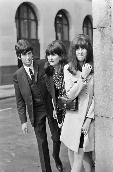 Picture shows the shows presenter (right) Cathy McGowan with her Variety Club go Great