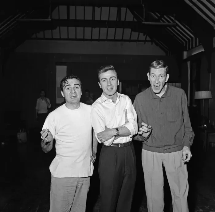 Framed Print : Pictured are Des O Connor, Billy Dainty and Ron Parry