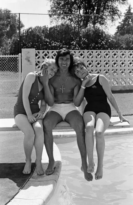 Framed Print : Pictured in Las Vegas, Nevada are Janet Lovegrove and Gillian Mason Framed Print : Pictured in Las Vegas, Nevada are Janet Lovegrove and Gillian Mason