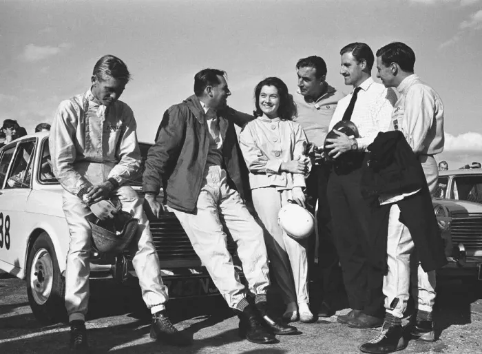 Framed Print : Pictured before the start of the Molyslip trophy race at Snetterton Framed Print : Pictured before the start of the Molyslip trophy race at Snetterton