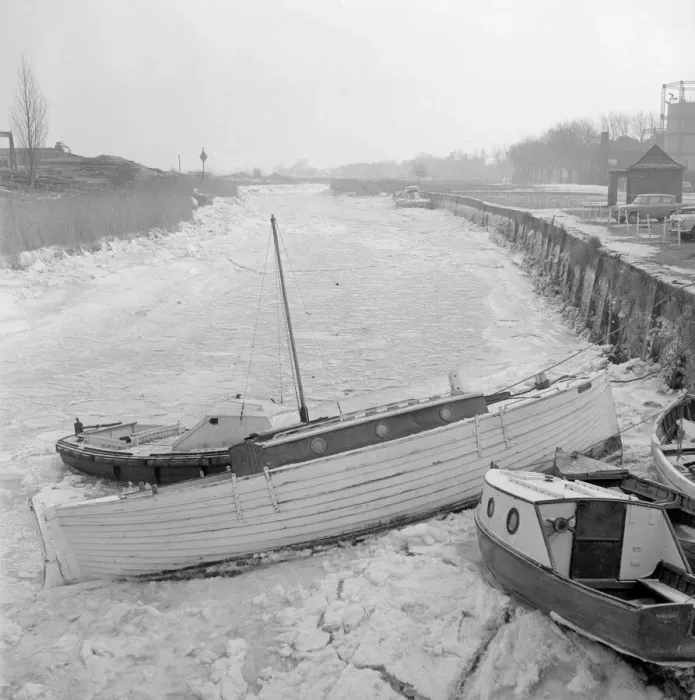Framed Print : Pictures of the sea at Whitstable, Kent, frozen solid in places. 14th January 1963 Framed Print : Pictures of the sea at Whitstable, Kent, frozen solid in places. 14th January 1963