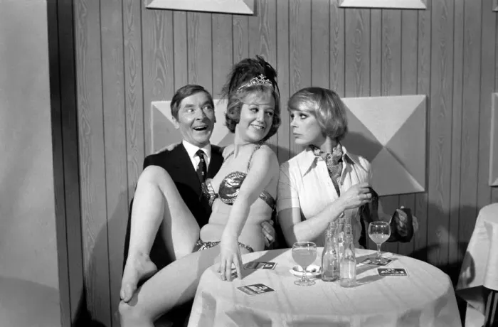 Framed Print : Pinewood Studios for film nCarry on Behindi: Jenny Cox a comedy actress who had to learn