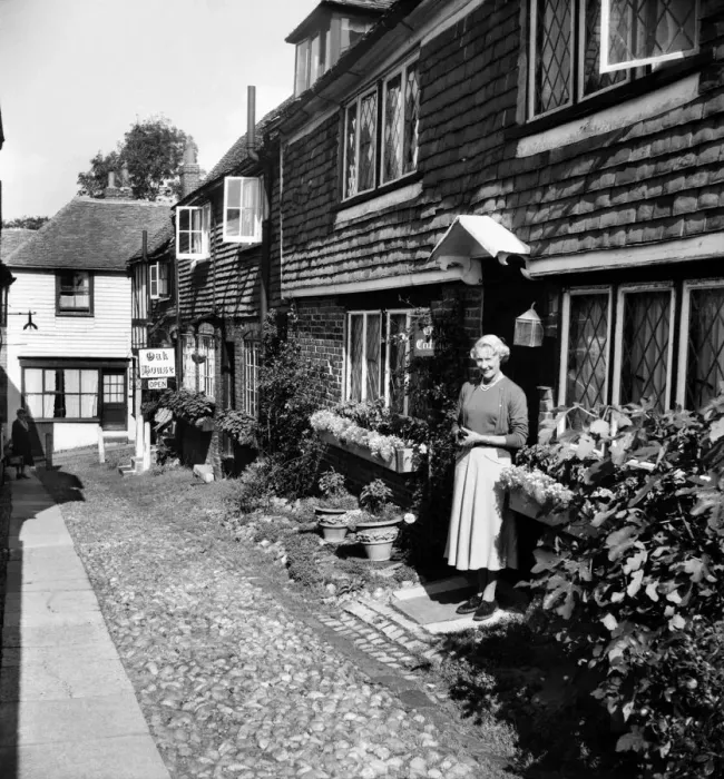 Framed Print : Places: England: Rye. General Street scene in and a round The Sussex town of Rye