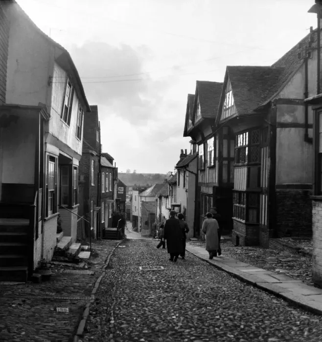 Framed Print : Places: England: Rye. General Street scene in and a round The Sussex town of Rye