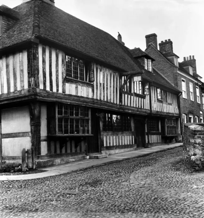 Framed Print : Places: England: Rye. General Street scene in and a round The Sussex town of Rye