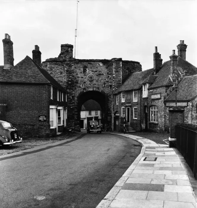 Framed Print : Places: England: Rye. General Street scene in and a round The Sussex town of Rye Framed Print : Places: England: Rye. General Street scene in and a round The Sussex town of Rye