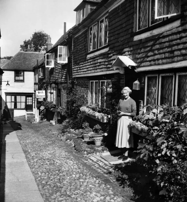 Framed Print : Places: England: Rye. General Street scene in and a round The Sussex town of Rye