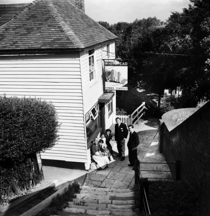 Framed Print : Places: England: Rye. General Street scene in and a round The Sussex town of Rye Framed Print : Places: England: Rye. General Street scene in and a round The Sussex town of Rye
