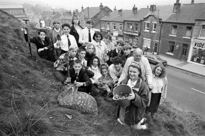 Framed Print : Planting for the future... Pupils of Colne Valley High School