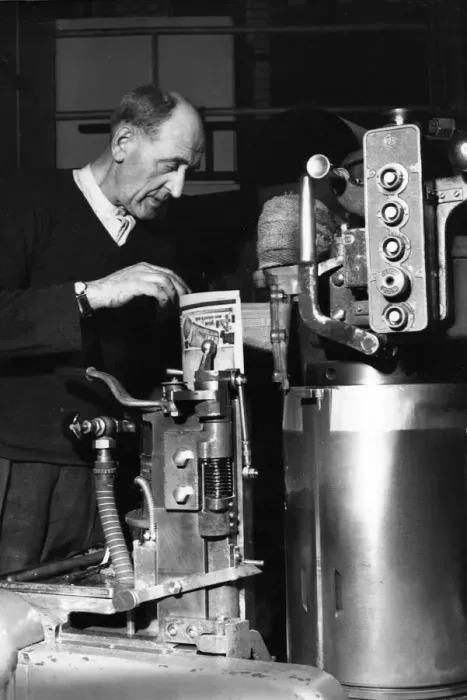 Framed Print : Platemaking for the Daily Mirror Newspaper at Geraldine House in London