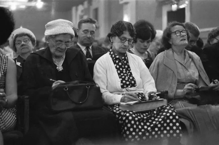 Framed Print : Playing bingo at the Gaiety Theatre, Cardiff. 31st July 1963 Framed Print : Playing bingo at the Gaiety Theatre, Cardiff. 31st July 1963