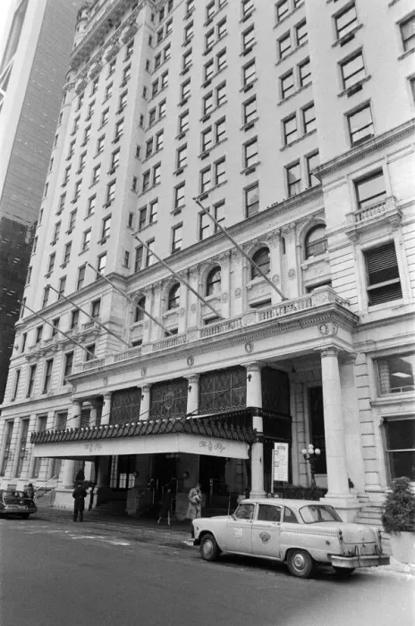 Framed Print : The Plaza Hotel. New York, 13th February 1981 Framed Print : The Plaza Hotel. New York, 13th February 1981