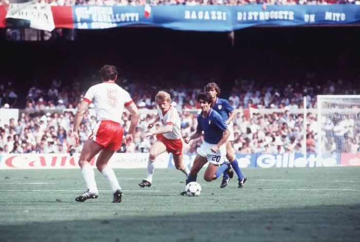 Framed Print : Poland v Italy 1982 World Cup match Antogoni Buncol running with the ball