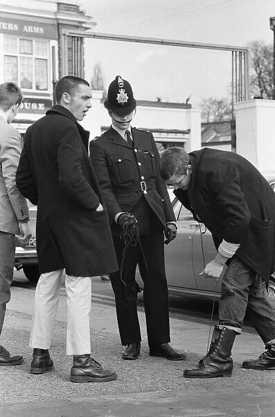 Police at Southend stopped any possible trouble makers, making them remove bootlaces