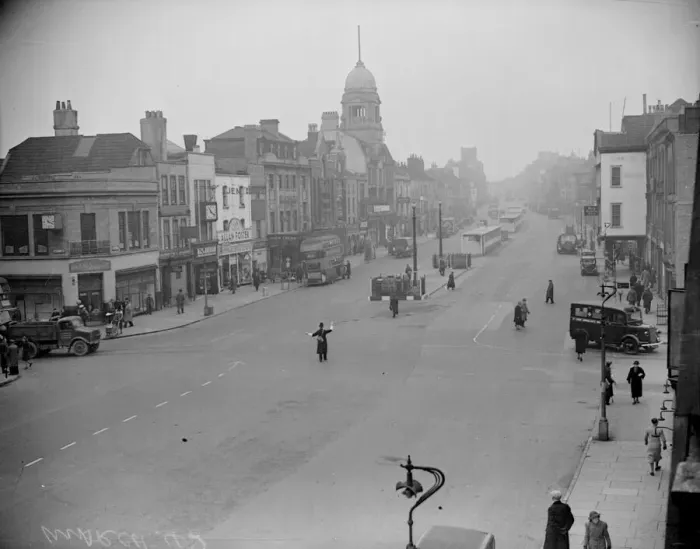 Framed Print : Policeman directing traffic in Bristol Old Market January 1940 Framed Print : Policeman directing traffic in Bristol Old Market January 1940