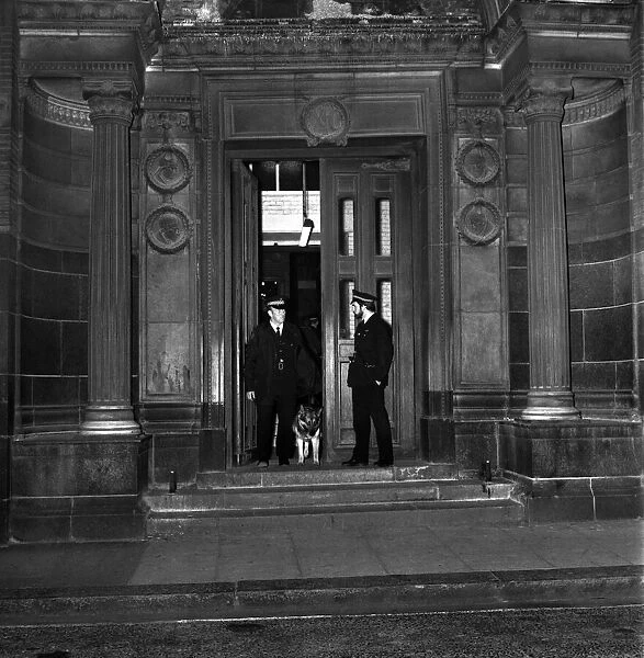 Policemen on guard outside Westminster Abbey. February 1975 75-01178