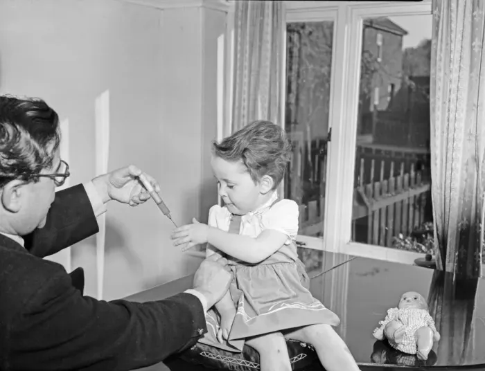 Framed Print : Polio vaccination at a Cambridgeshire General Practice. April 1959 Framed Print : Polio vaccination at a Cambridgeshire General Practice. April 1959