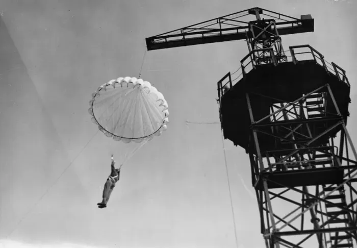 Framed Print : Polish paratroopers in training in the United Kingdom. Picture taken 1st October