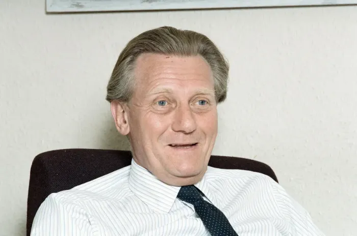 Framed Print : Politician Michael Heseltine promoting his book The Challenge of Europe Framed Print : Politician Michael Heseltine promoting his book The Challenge of Europe