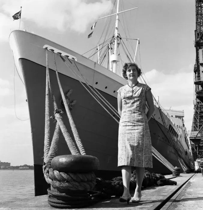 Framed Print : Politician Shirley Williams at Southampton Docks. 14th September 1959 Framed Print : Politician Shirley Williams at Southampton Docks. 14th September 1959
