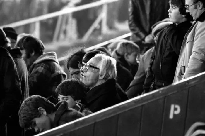 Framed Print : Politics: Leader of the Labour Party. Michael Foot watches Plymouth Argyle playing Framed Print : Politics: Leader of the Labour Party. Michael Foot watches Plymouth Argyle playing