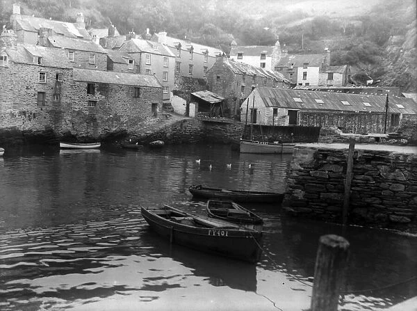 Polperro Harbour, Cornwall. August 1927