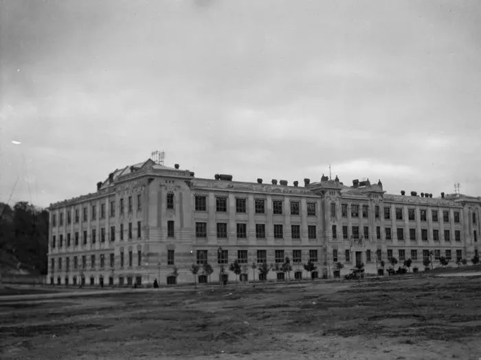 Framed Print : The Polytechnical Institude at Lemberg Circa October 1914 Framed Print : The Polytechnical Institude at Lemberg Circa October 1914