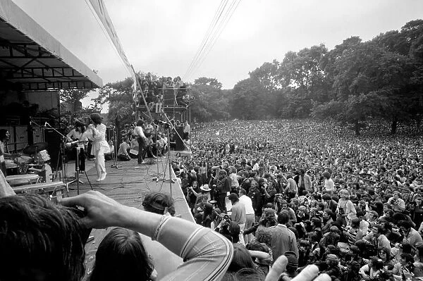 Pop Concert in Hyde Park: The Rolling Stones perform on stage. July 1969 Z06626-027