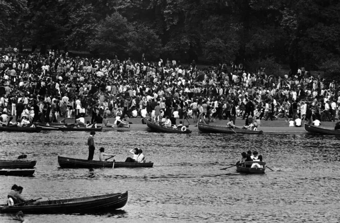 Framed Print : Pop fans and rowing boats on the Serpentine at The Rolling Stones concert at Hyde Park Framed Print : Pop fans and rowing boats on the Serpentine at The Rolling Stones concert at Hyde Park