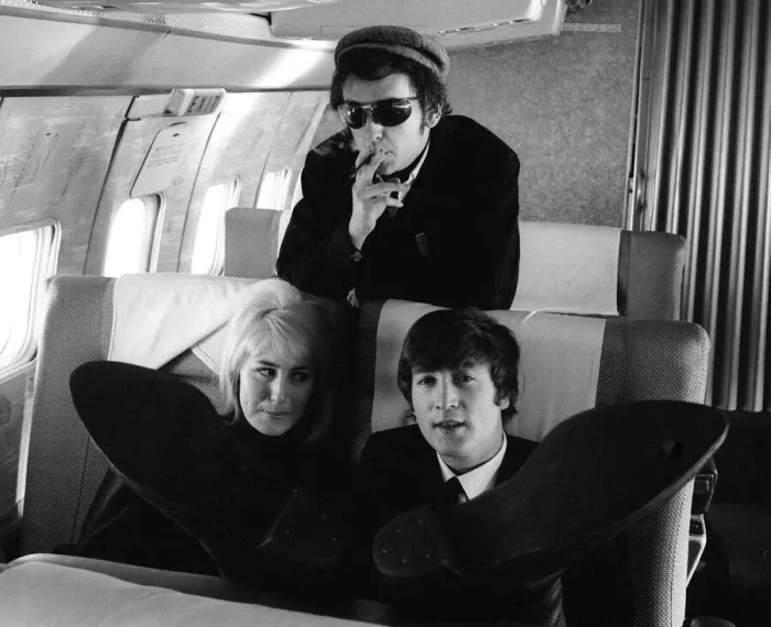 Framed Print : Pop Group The Beatles 7th February 1964. John Lennon, Cynthia Lennon & Recording manager Framed Print : Pop Group The Beatles 7th February 1964. John Lennon, Cynthia Lennon & Recording manager