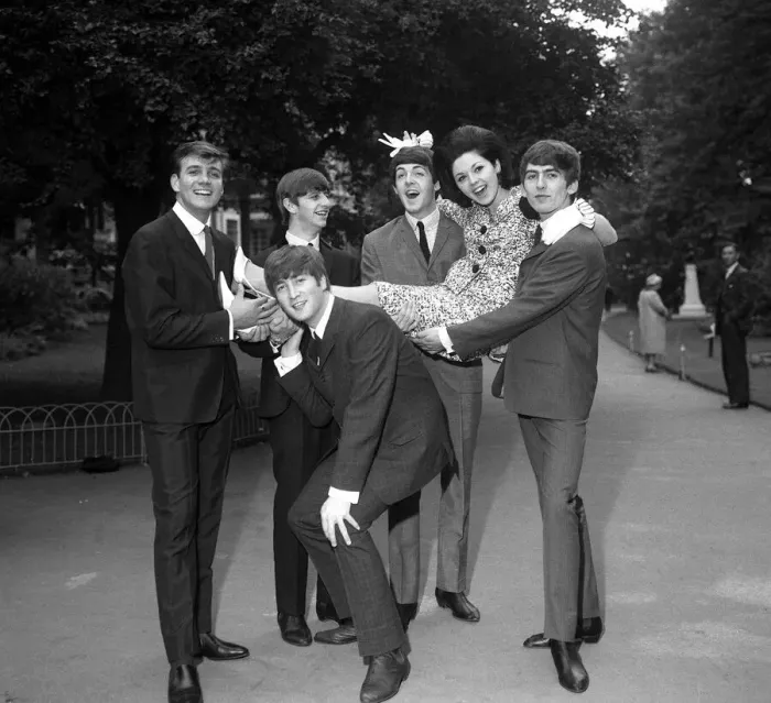 Framed Print : Pop Group The Beatles September 1963 John Lennon, Paul McCartney, Ringo Starr Framed Print : Pop Group The Beatles September 1963 John Lennon, Paul McCartney, Ringo Starr