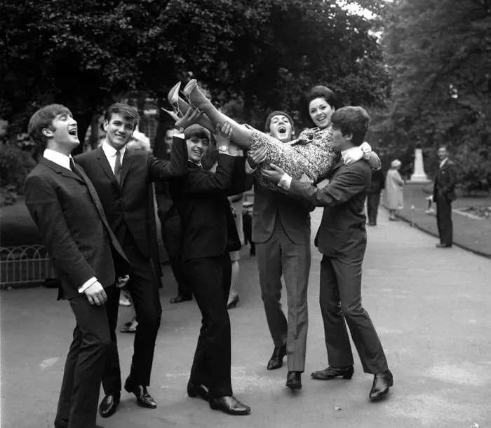 Framed Print : Pop Group The Beatles September 1963 John Lennon, Paul McCartney, Ringo Starr