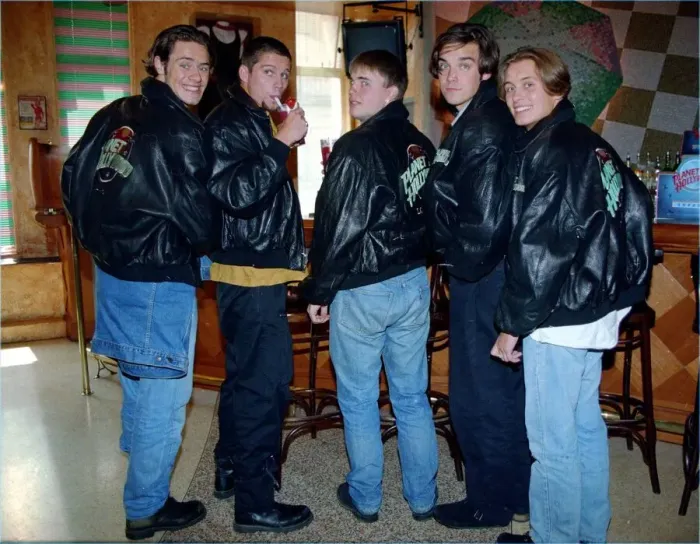 Framed Print : Pop group Take That enjoying a drink in a bar before a signing Framed Print : Pop group Take That enjoying a drink in a bar before a signing