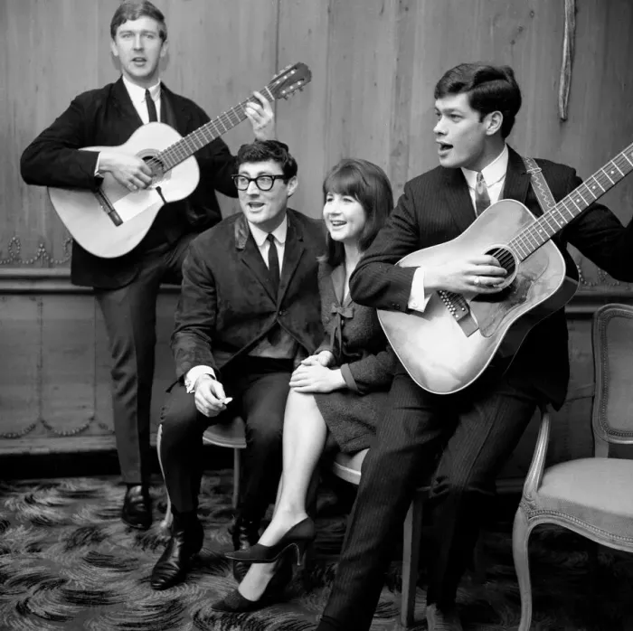 Framed Print : Pop group The Seekers performiong during a press call in the Pinafore Room at the Savoy Framed Print : Pop group The Seekers performiong during a press call in the Pinafore Room at the Savoy
