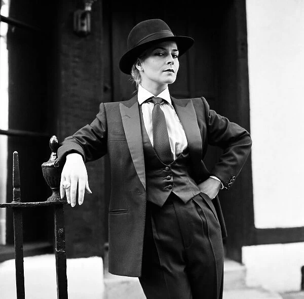 Pop singer and actress Toyah Willcox dressed as a city slicker