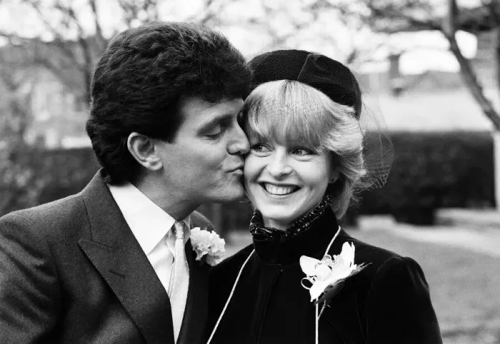 Framed Print : Pop singer Alvin Stardust marries actress Lisa Goddard and the registry office in Wood Framed Print : Pop singer Alvin Stardust marries actress Lisa Goddard and the registry office in Wood