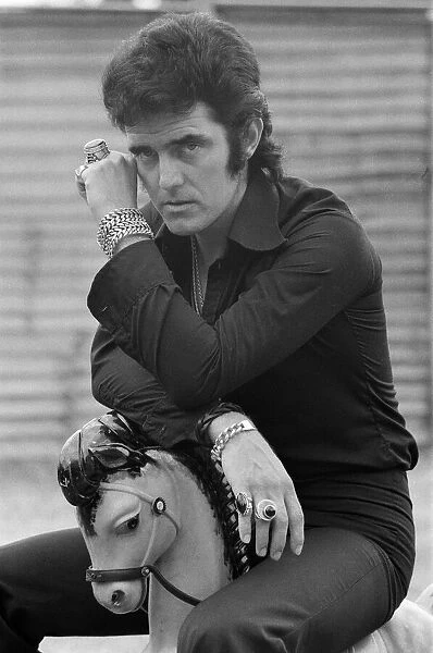 Pop singer Alvin Stardust at his new house in Stanmore. 7th July 1974
