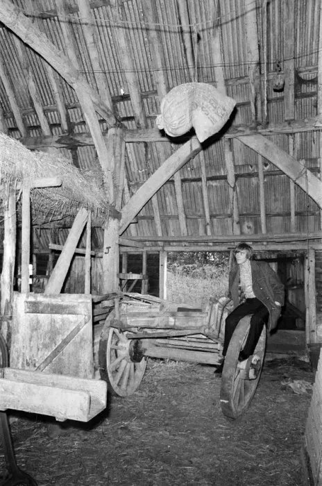 Framed Print : Pop singer Billy Fury has just bought a six acre farm near Ashford, Kent Framed Print : Pop singer Billy Fury has just bought a six acre farm near Ashford, Kent
